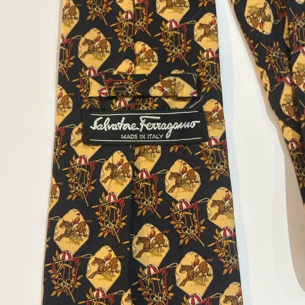Salvatore Ferragamo Equestrian Horse Jockey Print 100% Silk Classic Navy Blue - Picture 3 of 5